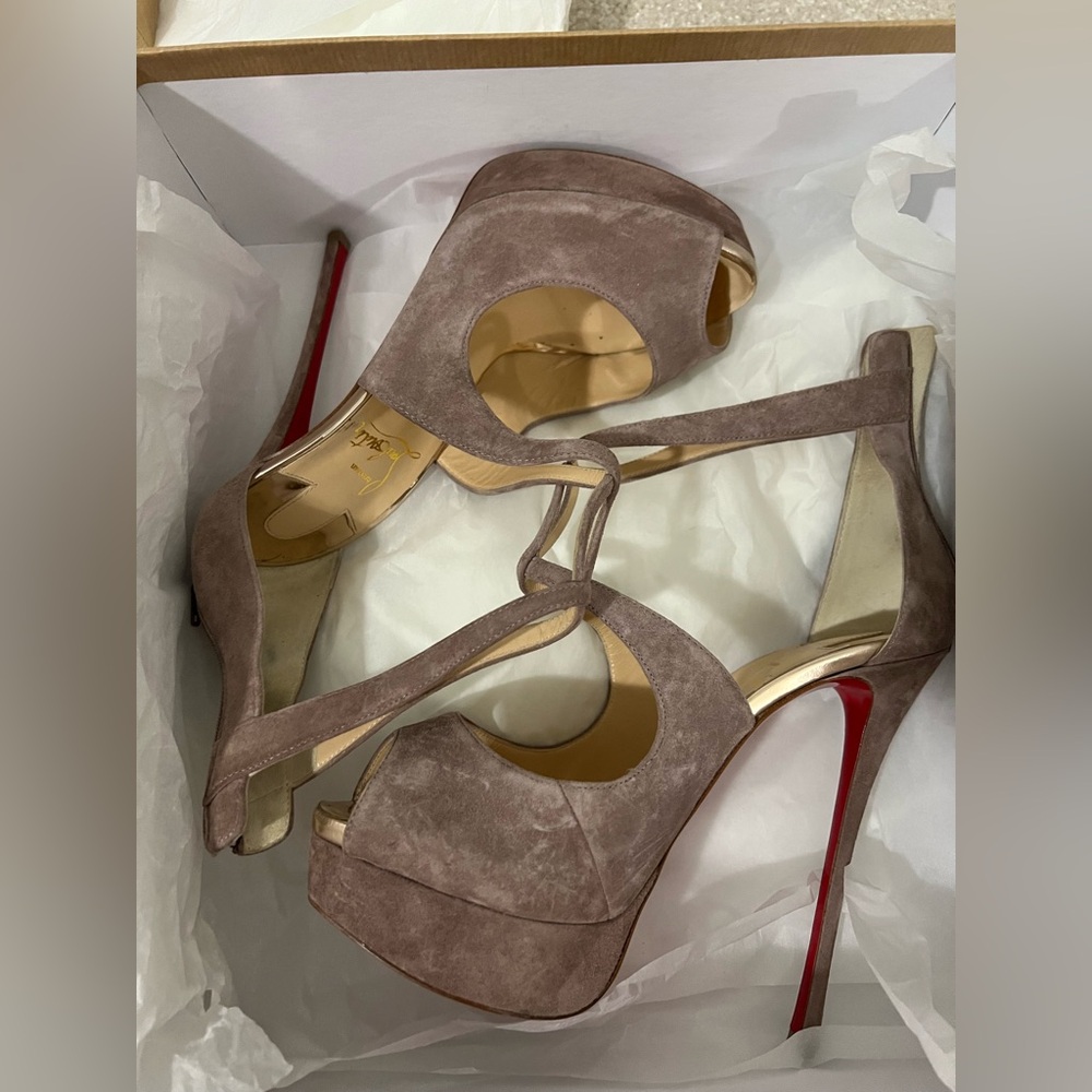 Authentic CHRISTIAN LOUBOUTIN